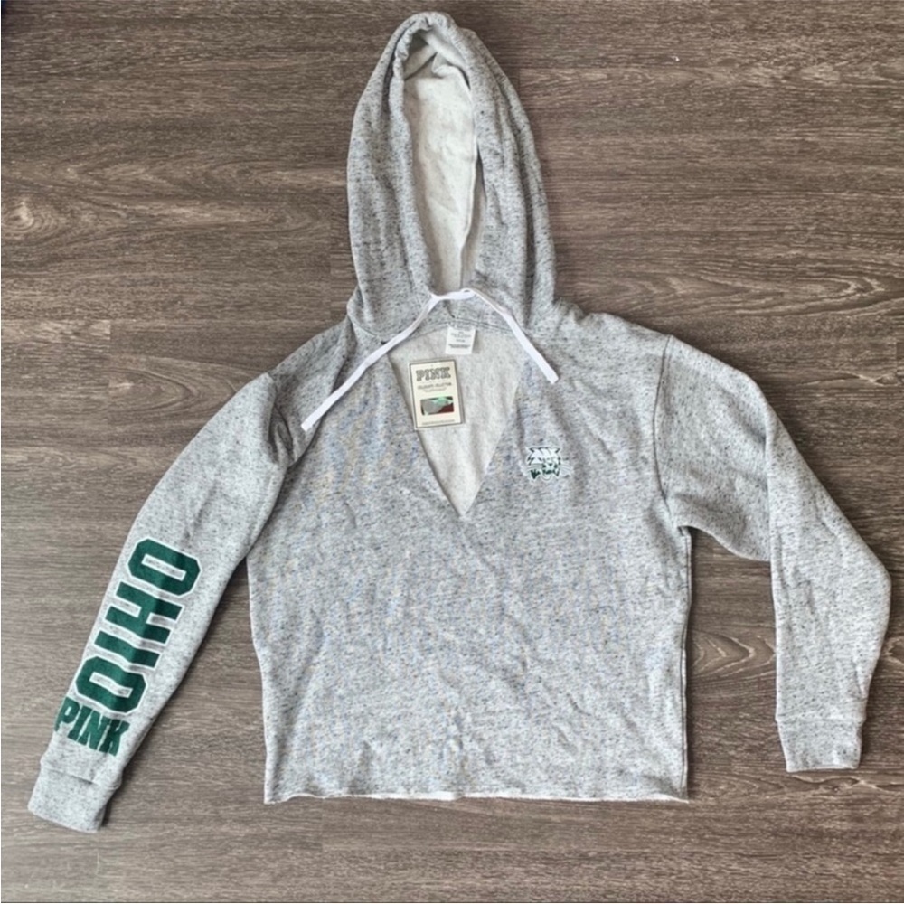Victoria's Secret‎ PINK Ohio sweatshirt.
Small. NWT